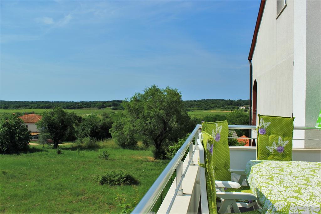 Apartment Eni Rovinj Exterior photo